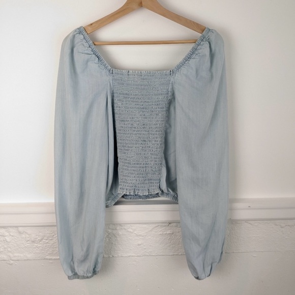 Anthropolgie Cloth And Stone Smocked Chambray Top - Picture 2 of 9